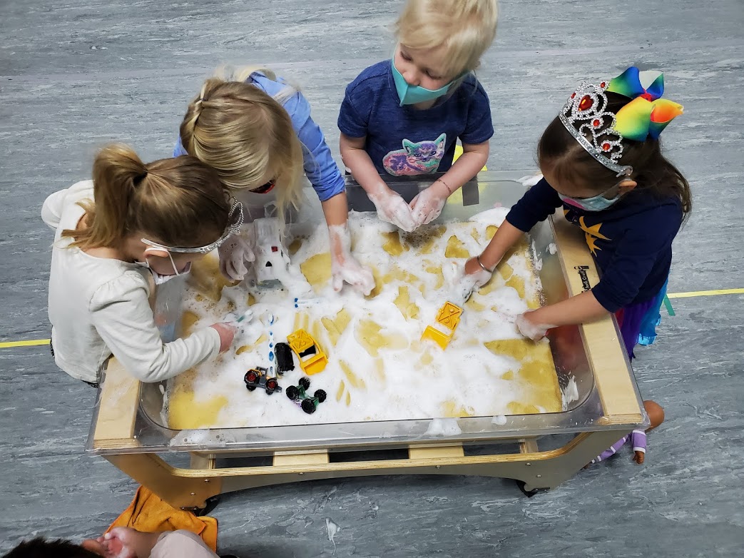 10 Water sensory play ideas for toddlers to do this summer - Kid